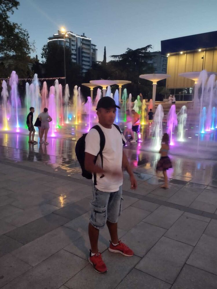  37167690  , 28 ,    