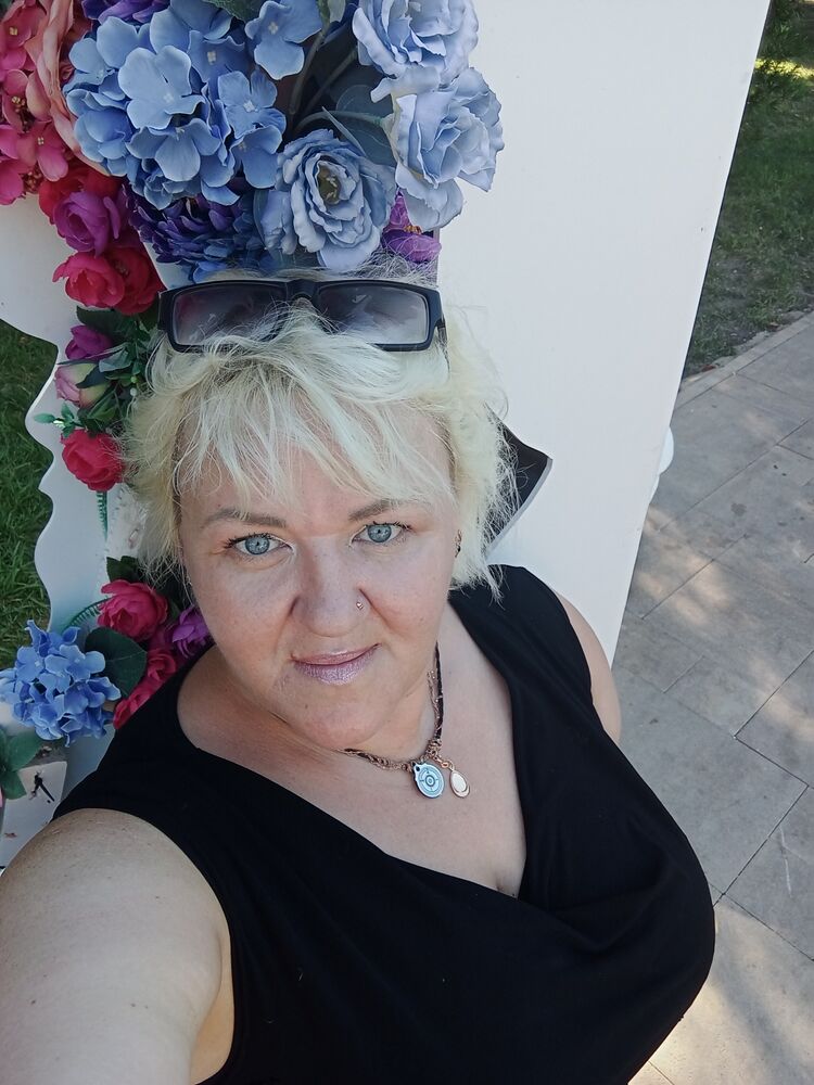  53647770  Irina, 52 ,    