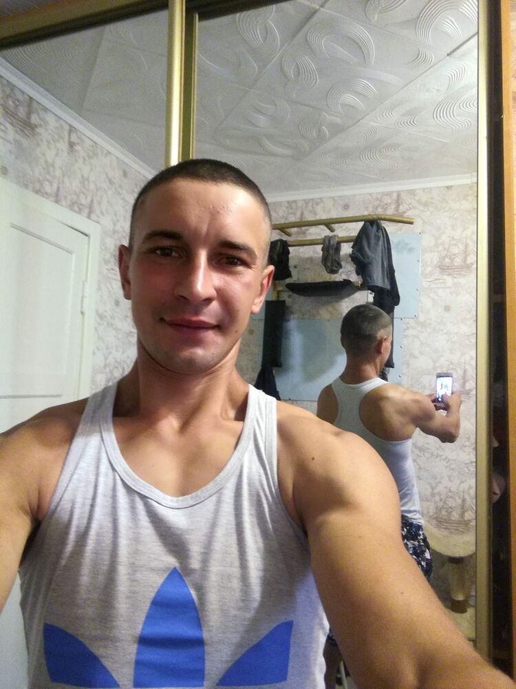  ,   Miki, 32 ,   c 