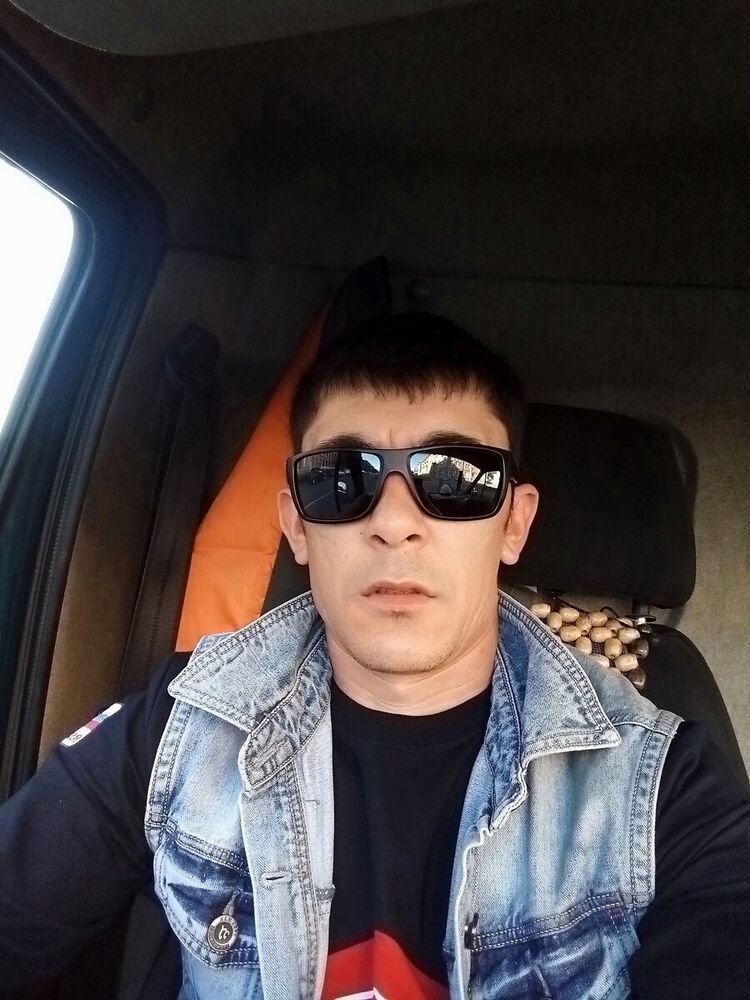  -,   Bek, 35 ,   ,   , c 