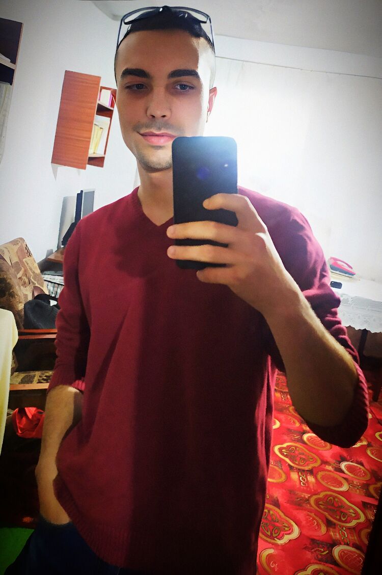  ,   Stefan, 29 ,  