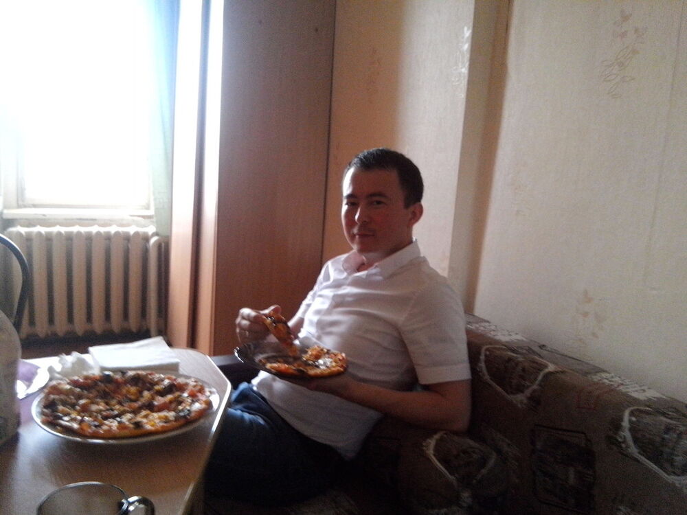  ,   Akmal, 37 ,  
