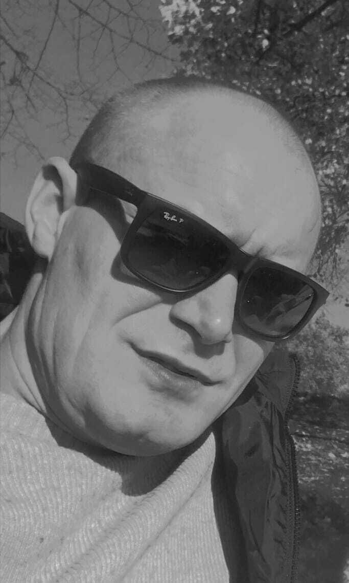  43917750  Ivan, 36 ,    