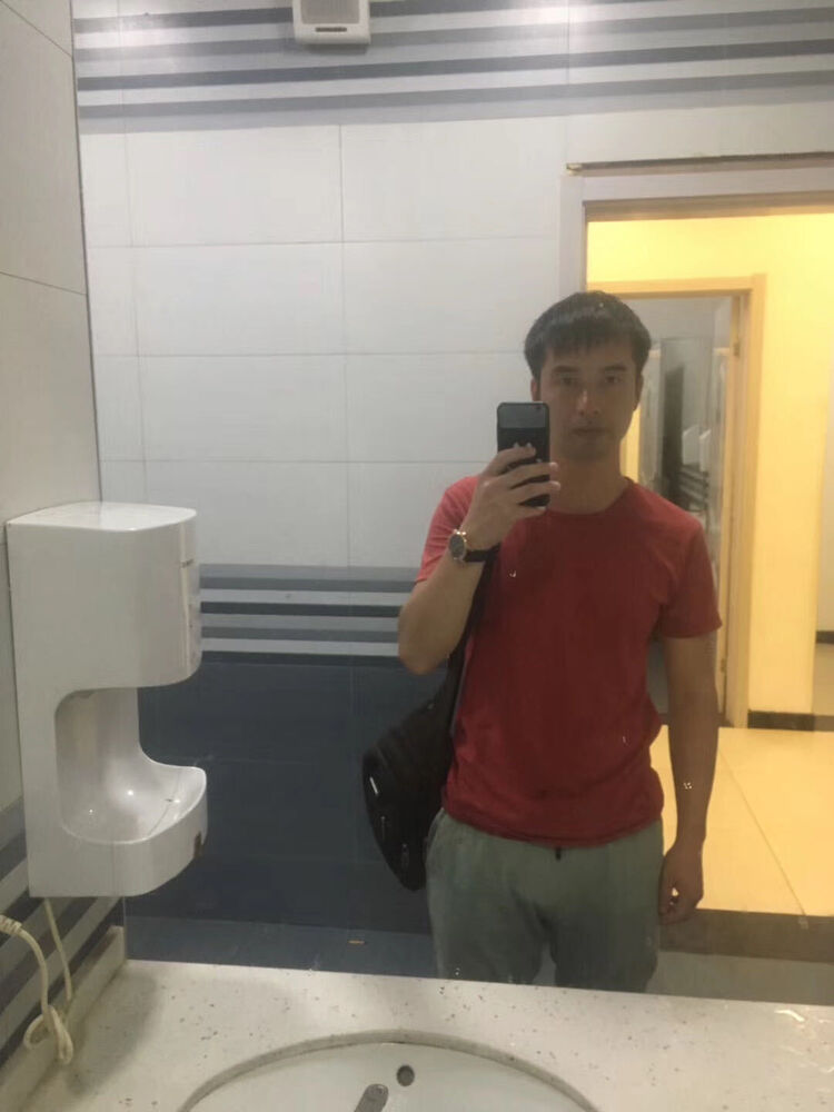  ,   Alex, 32 ,   ,   