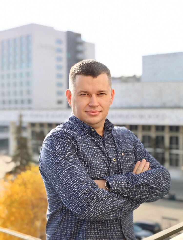 ���� 35368990 ������� Maxim, 46 ���, ���� ���������� � �����������