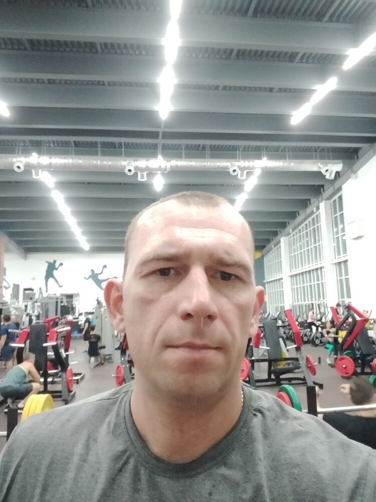  30937630  Roman, 39 ,    