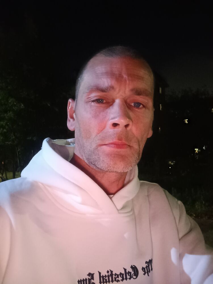  45985240  , 42 ,    
