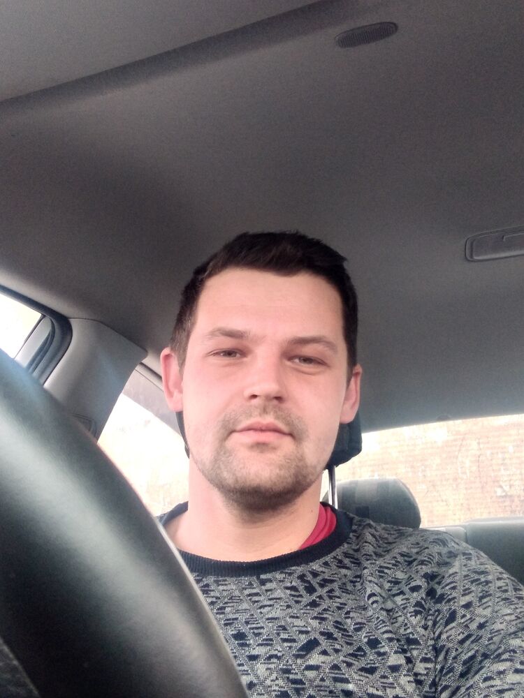  40964270  Pavel, 29 ,     