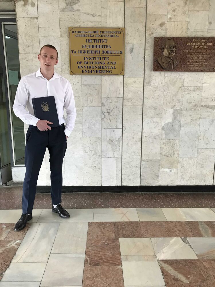  24309590  , 28 ,    