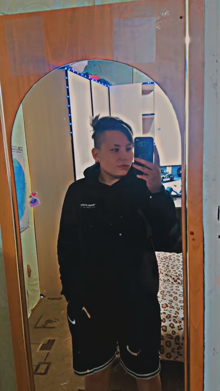  44655940  , 20 ,    