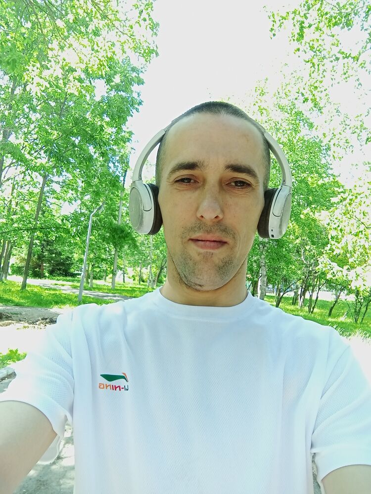  28224300  Kirill, 39 ,    