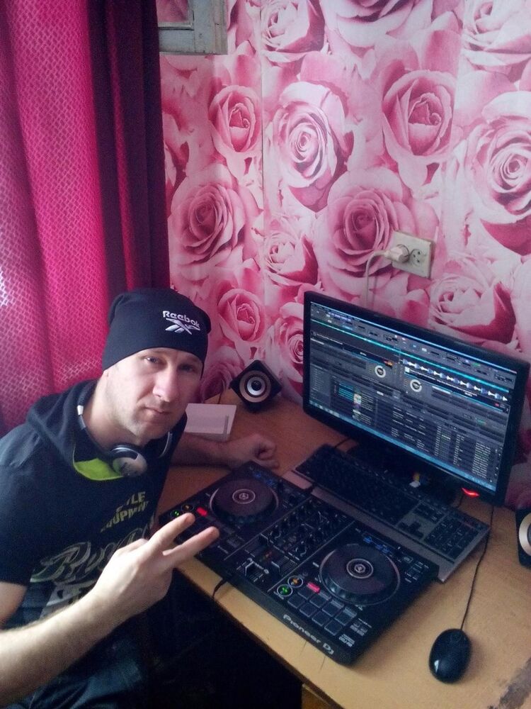  ,   DJ NEW, 45 ,  