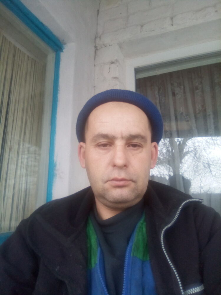  18762870  Sergei, 49 ,     