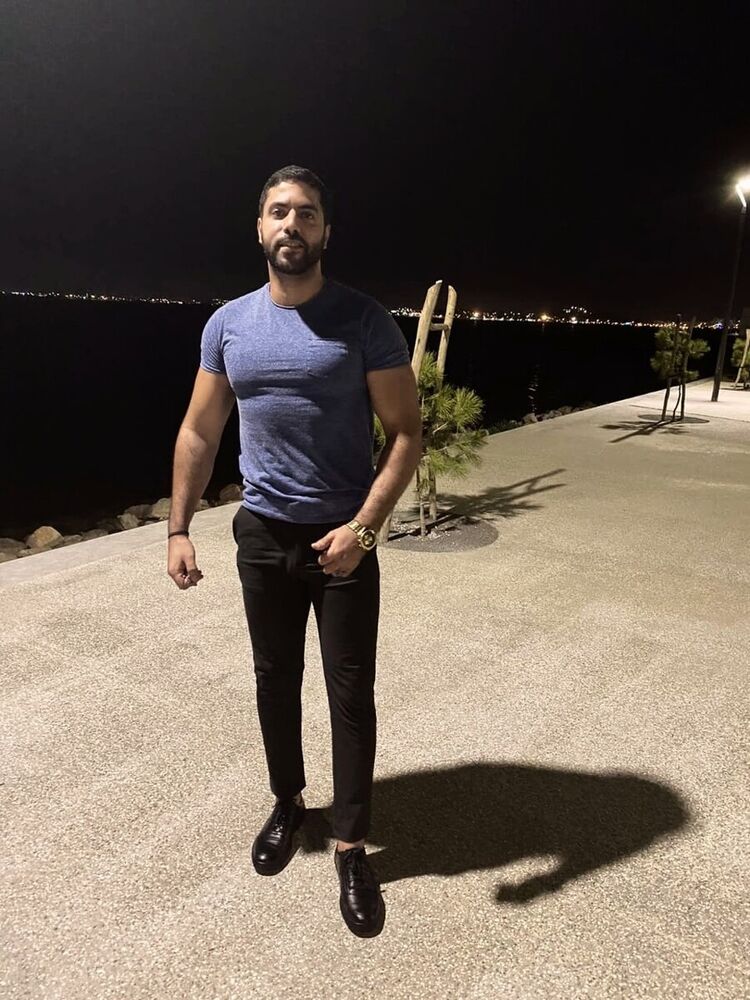 21204360  Tarek, 34 ,    