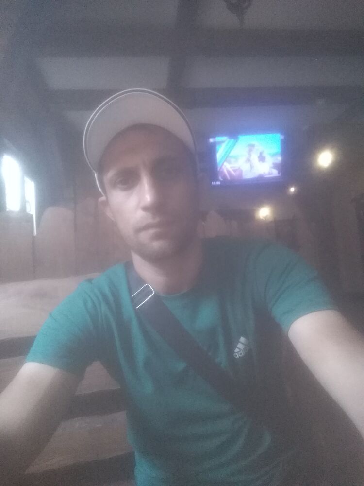  ,   Salim, 33 ,   ,   