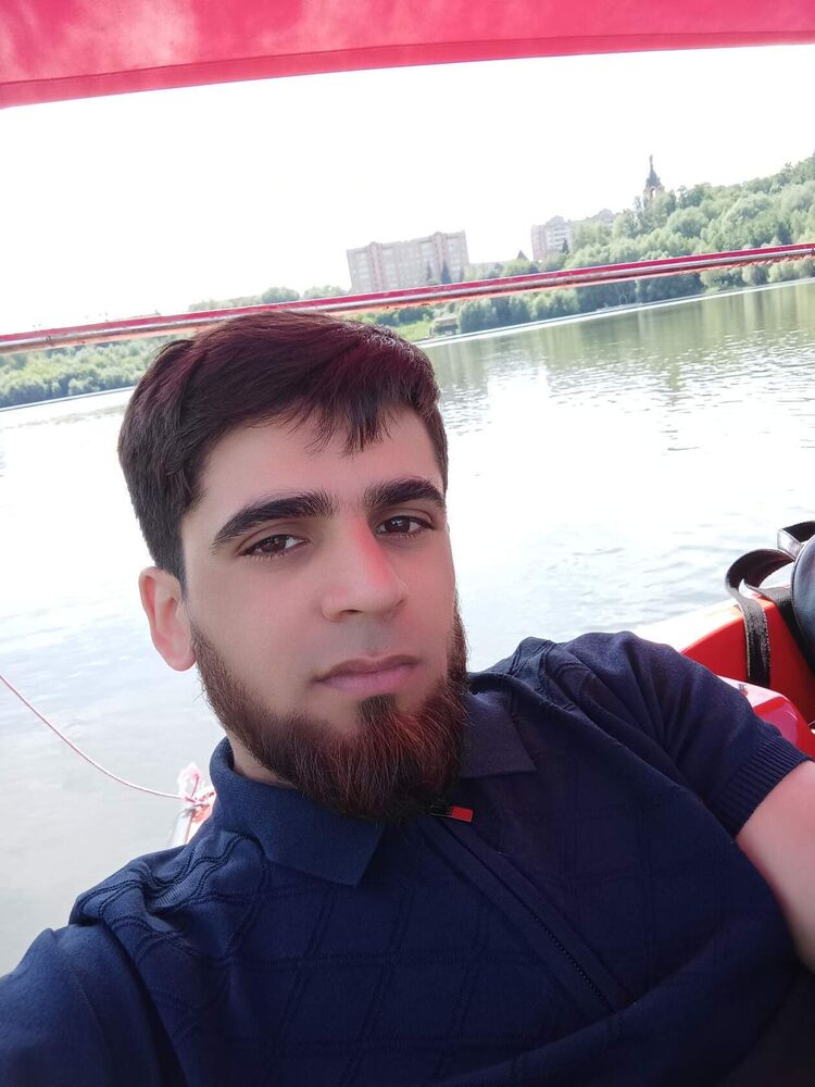  44197140  Komilov, 29 ,    