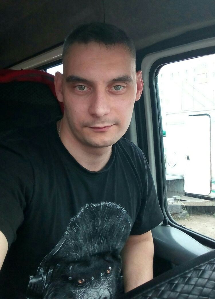  18742350  , 32 ,    