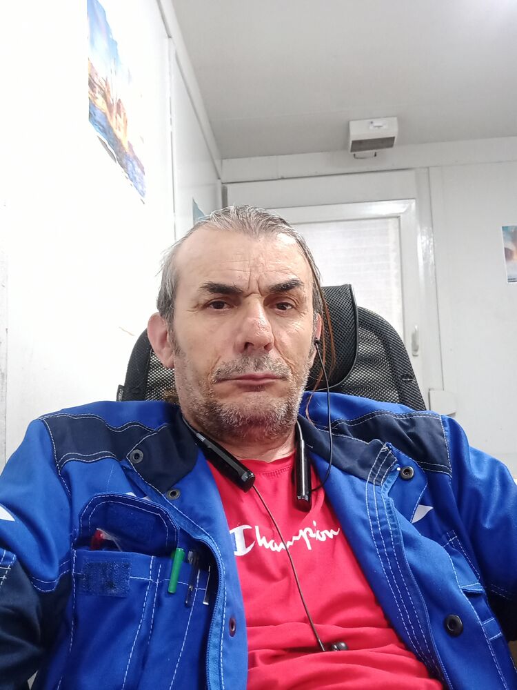  44577990  Vural, 48 ,    