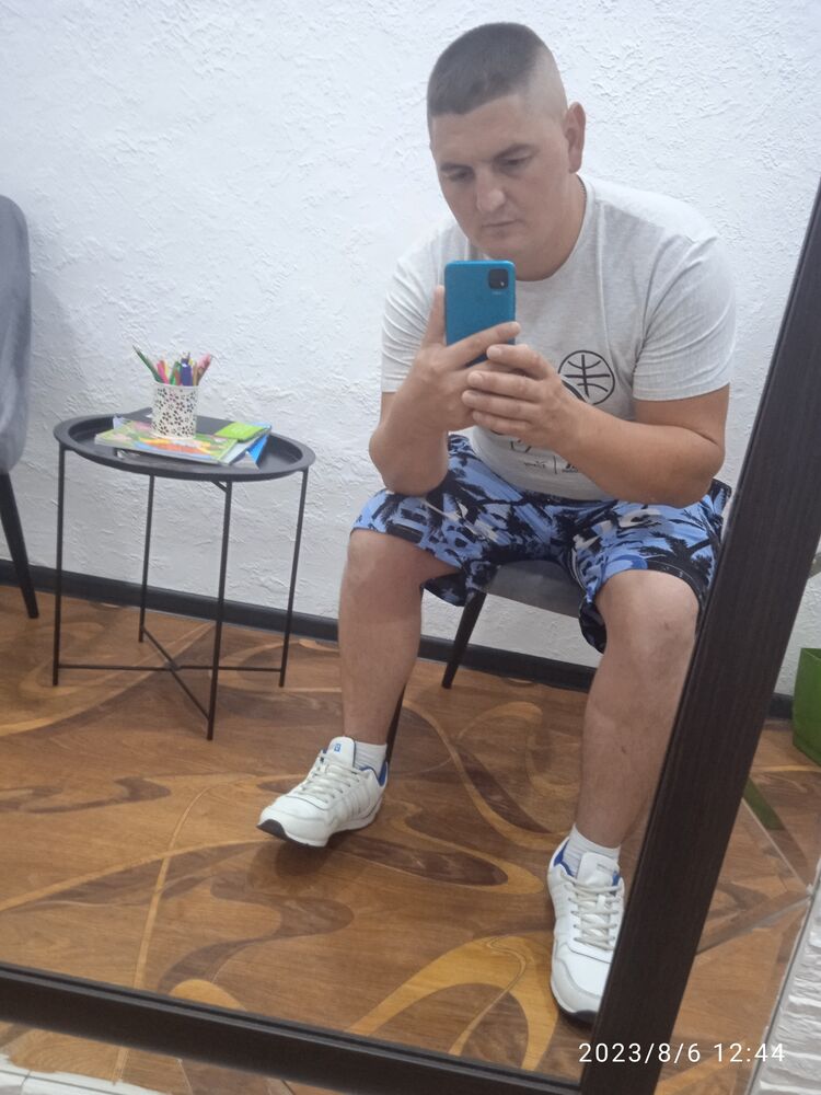  36757420  Evgeny, 32 ,    