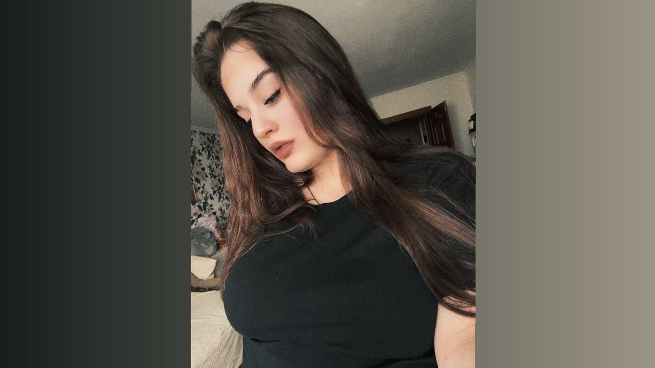  54220630  Anastasia, 21 ,    