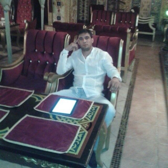  19280850  Oybek, 40 ,    