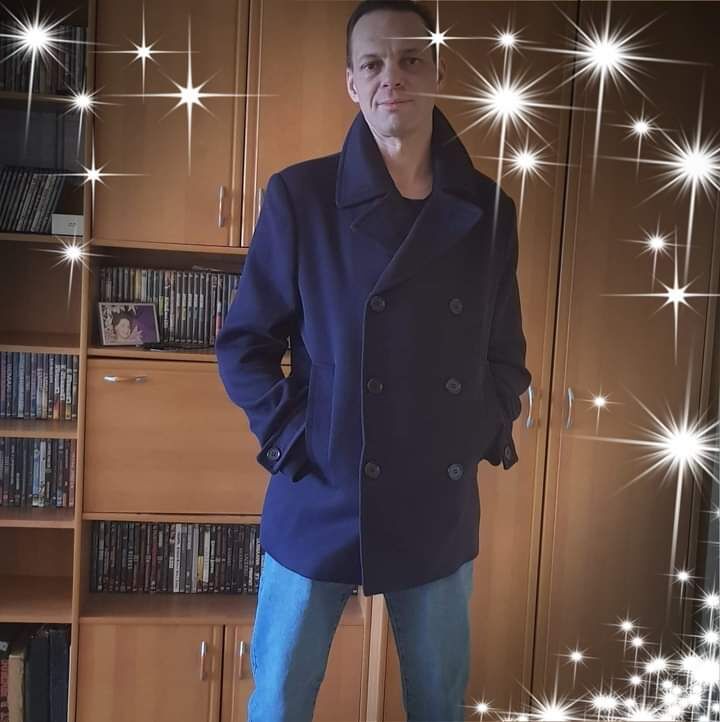  24978150  Dmitri, 54 ,    
