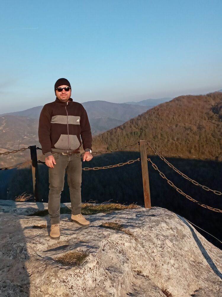  18404030  Beka, 35 ,    