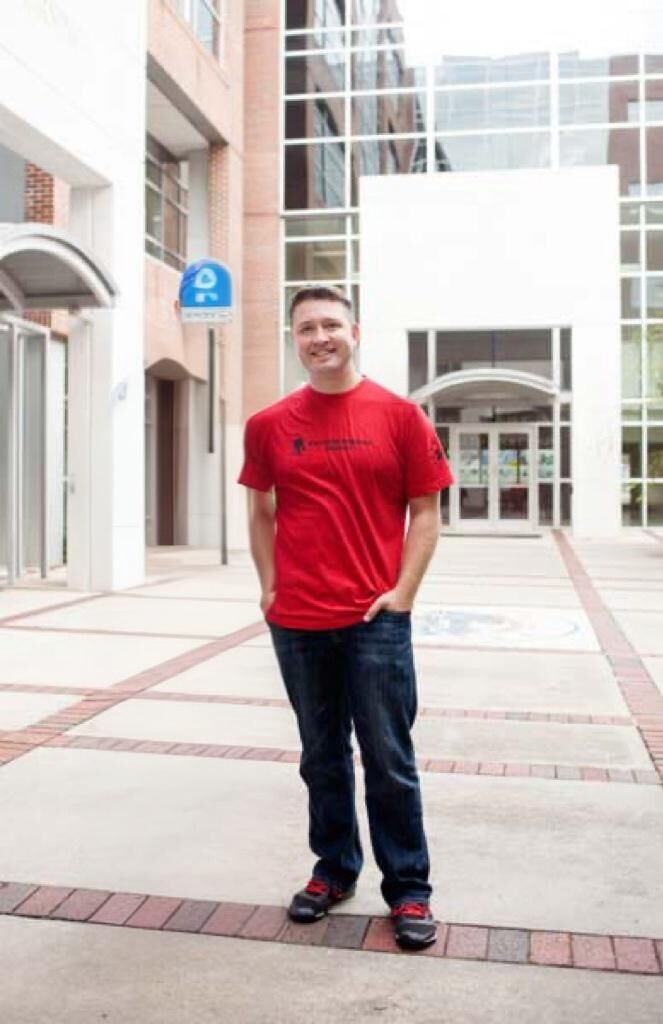  53576800  Alexander, 51 ,    