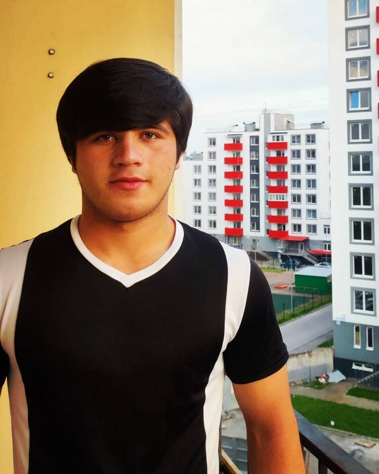  37618190  , 24 ,    -