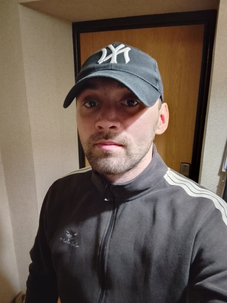  54221310  Vasily, 31 ,    