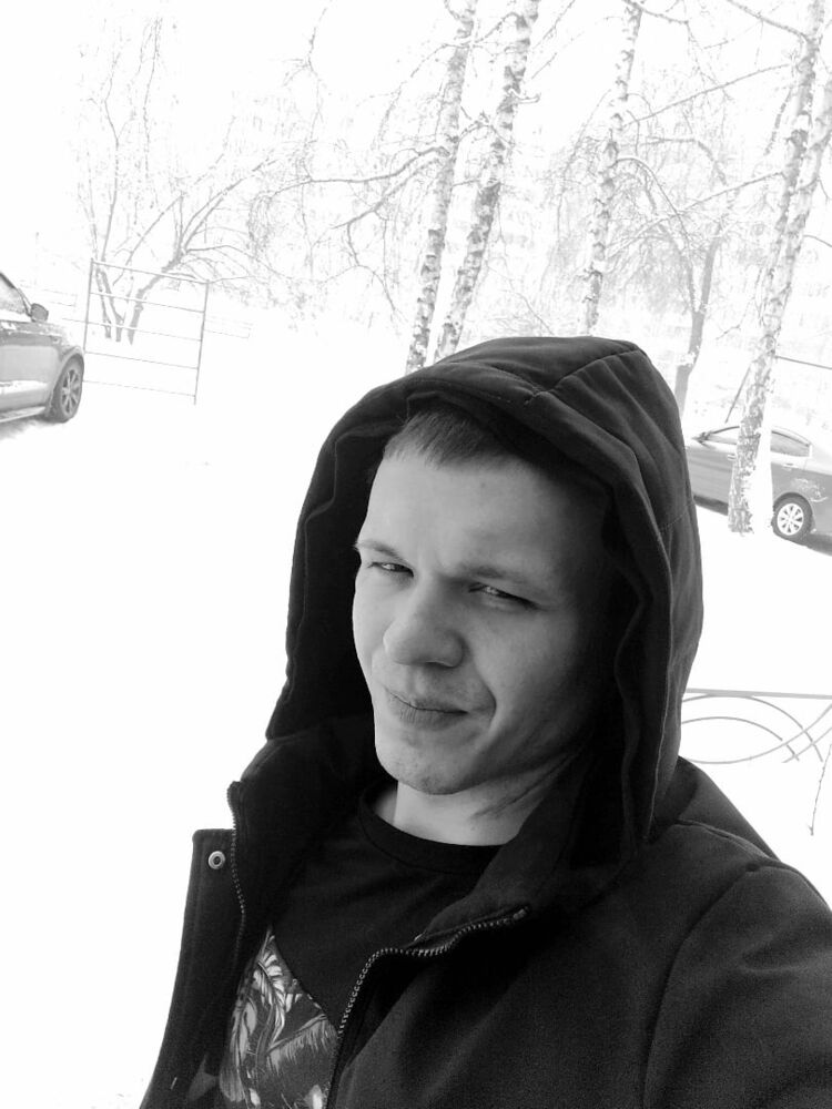  25813570  Yury, 31 ,    