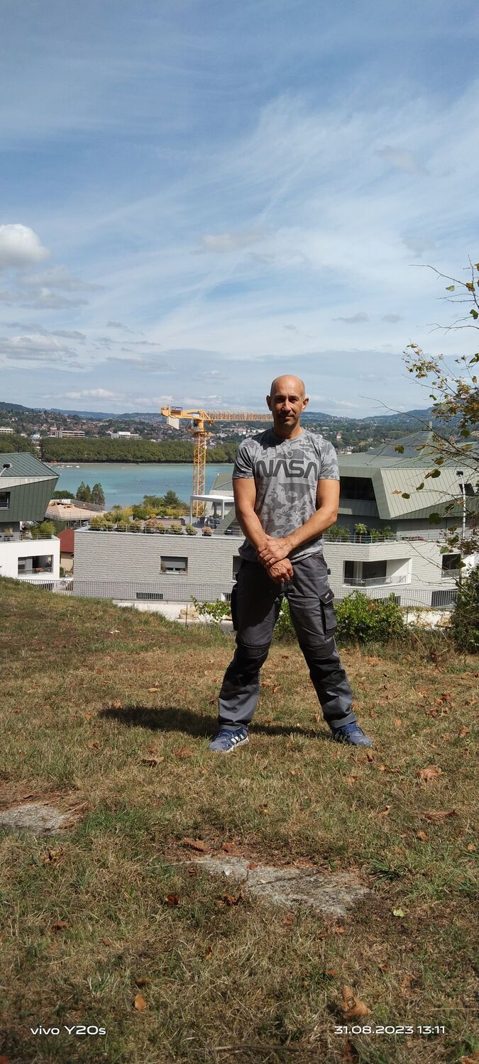  48341380  Serhii, 46 ,    Annecy-Le-Vieux