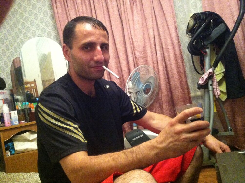  ,   Erik, 45 ,  