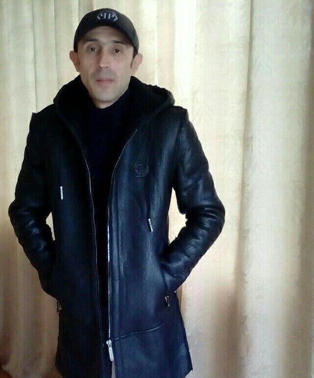  10660520  Andrey, 48 ,    