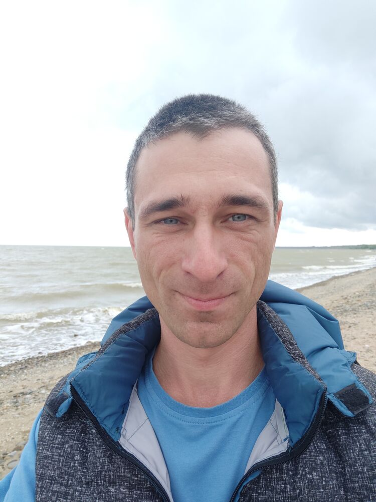  24588980  Evgeny, 40 ,     