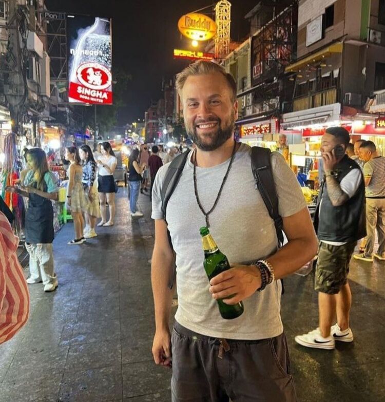  54005860  Aleks, 43 ,    