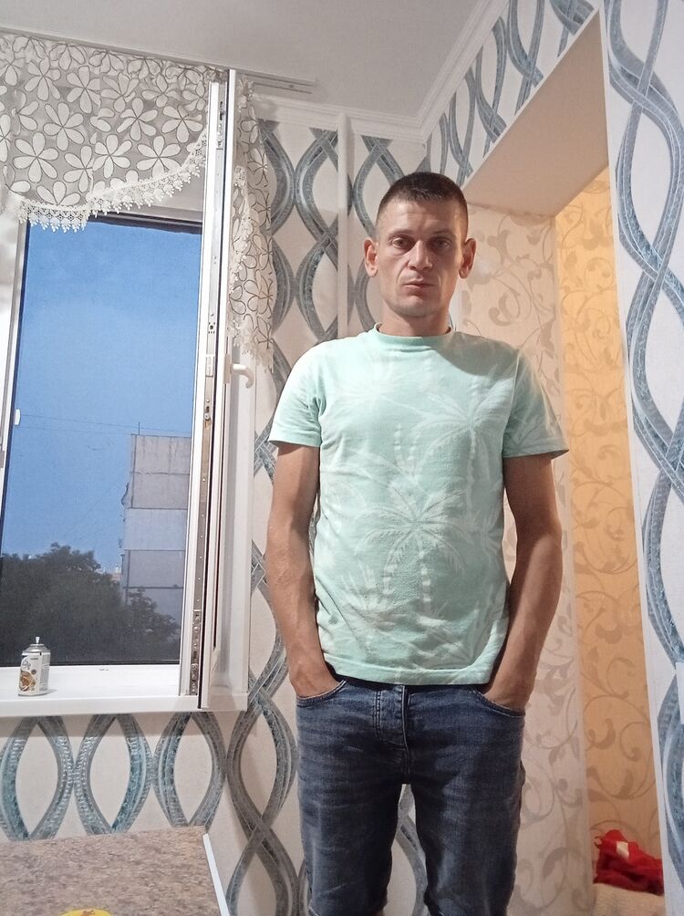  ,   Ionutz, 33 ,   ,   