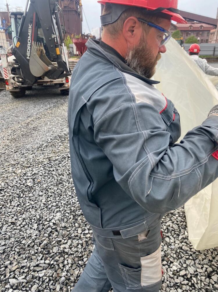  26847520  Anton, 47 ,     