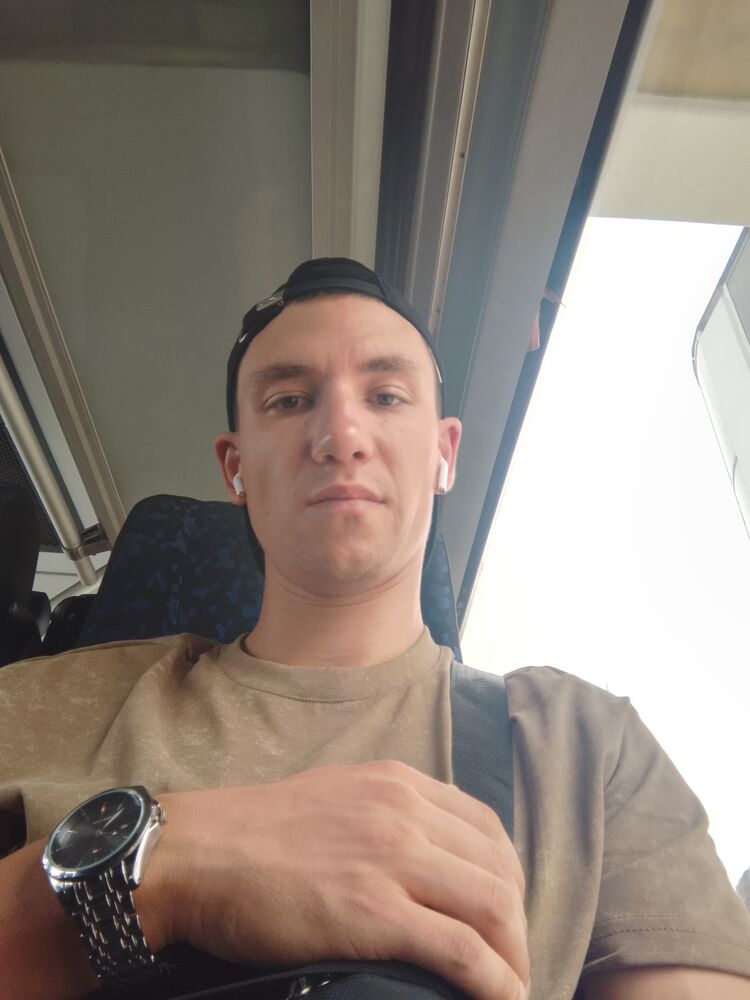  45028260  Ruslan, 25 ,    