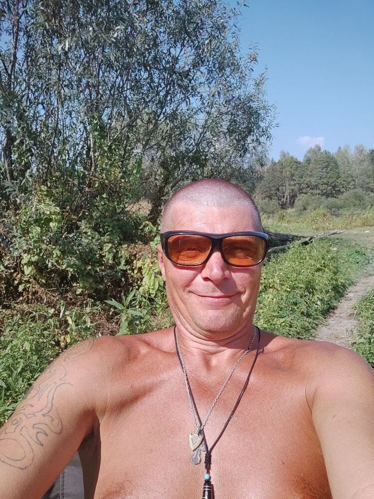  45794860  Viktorvahov, 48 ,    
