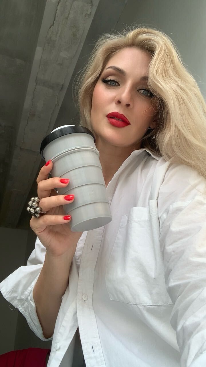  ,   Ekaterina, 39 ,   c 