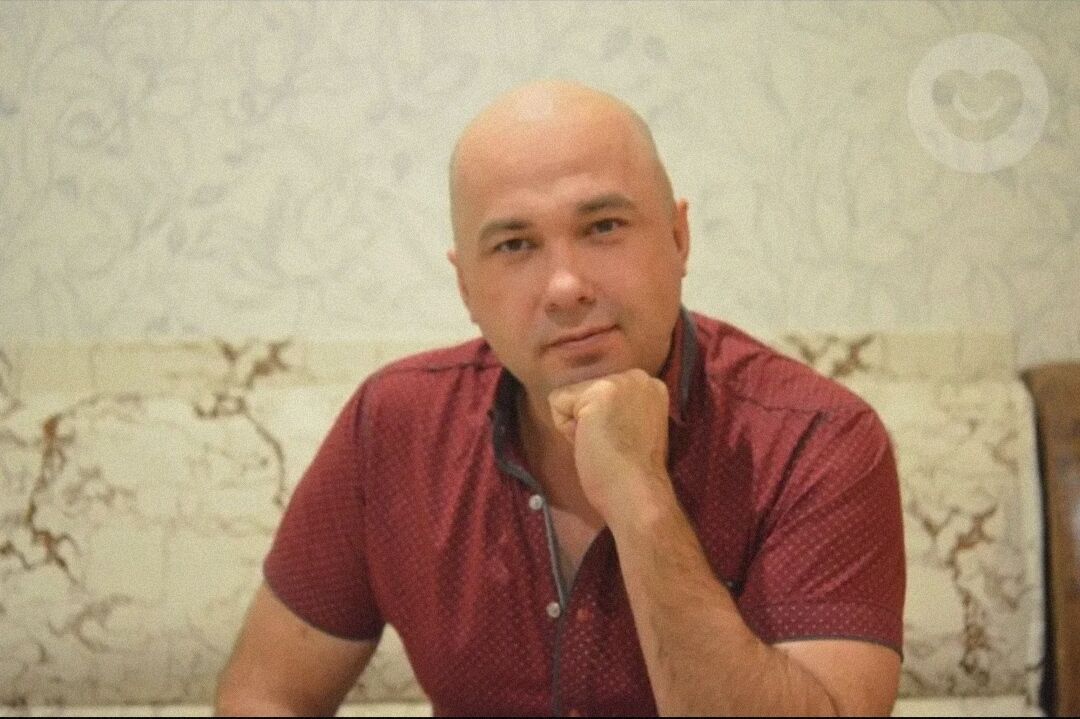   ,   Alex, 45 ,   ,   