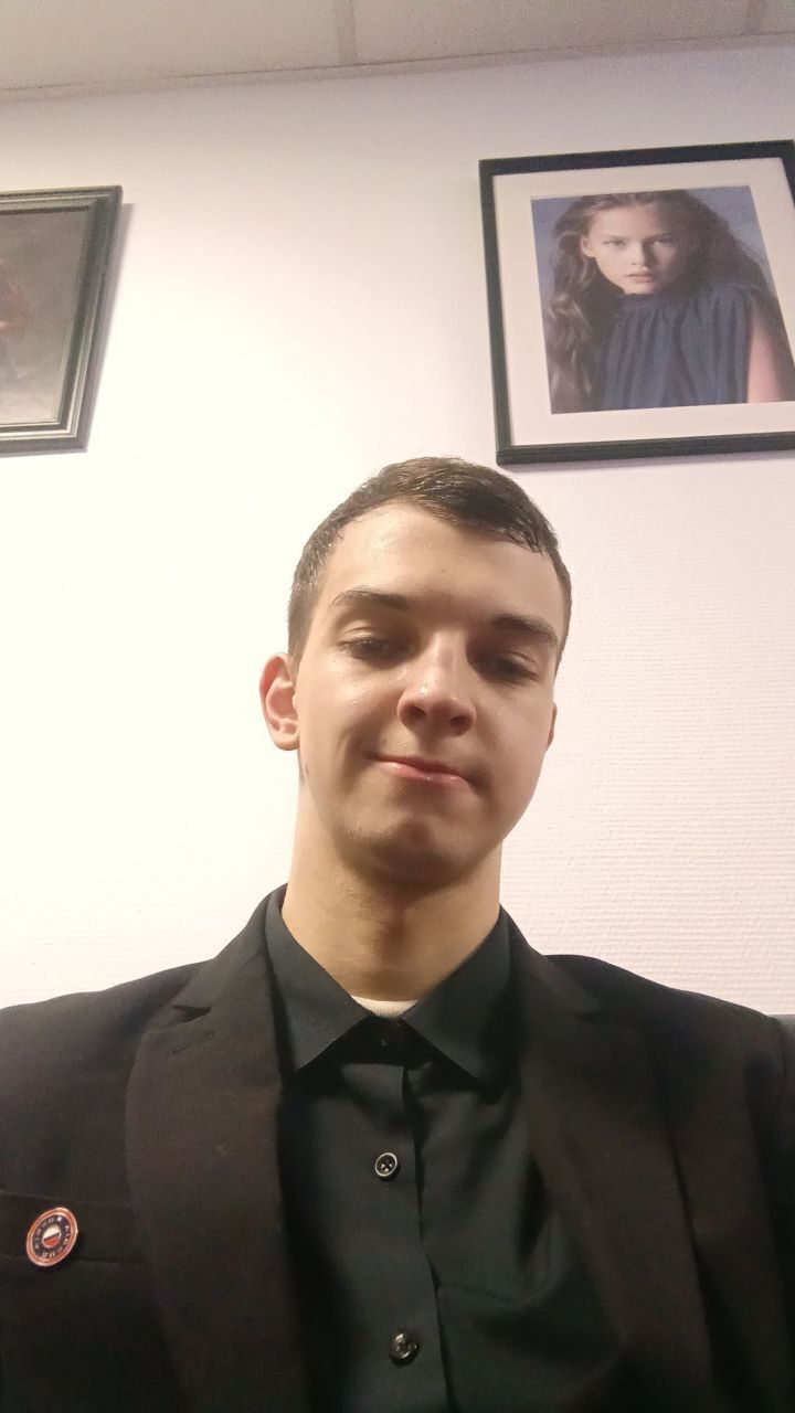  50933840  Artyom, 19 ,    