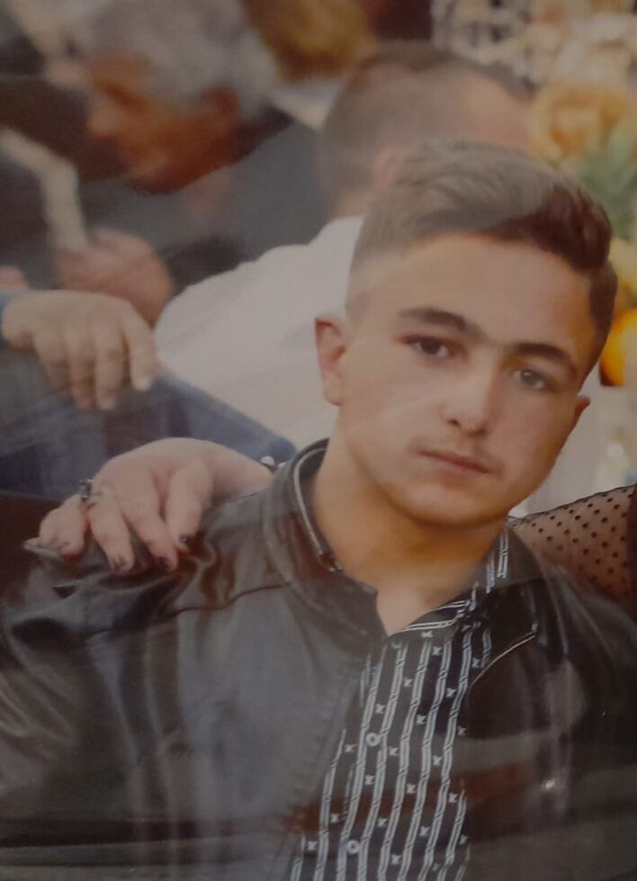  38428730  Artak, 20 ,    