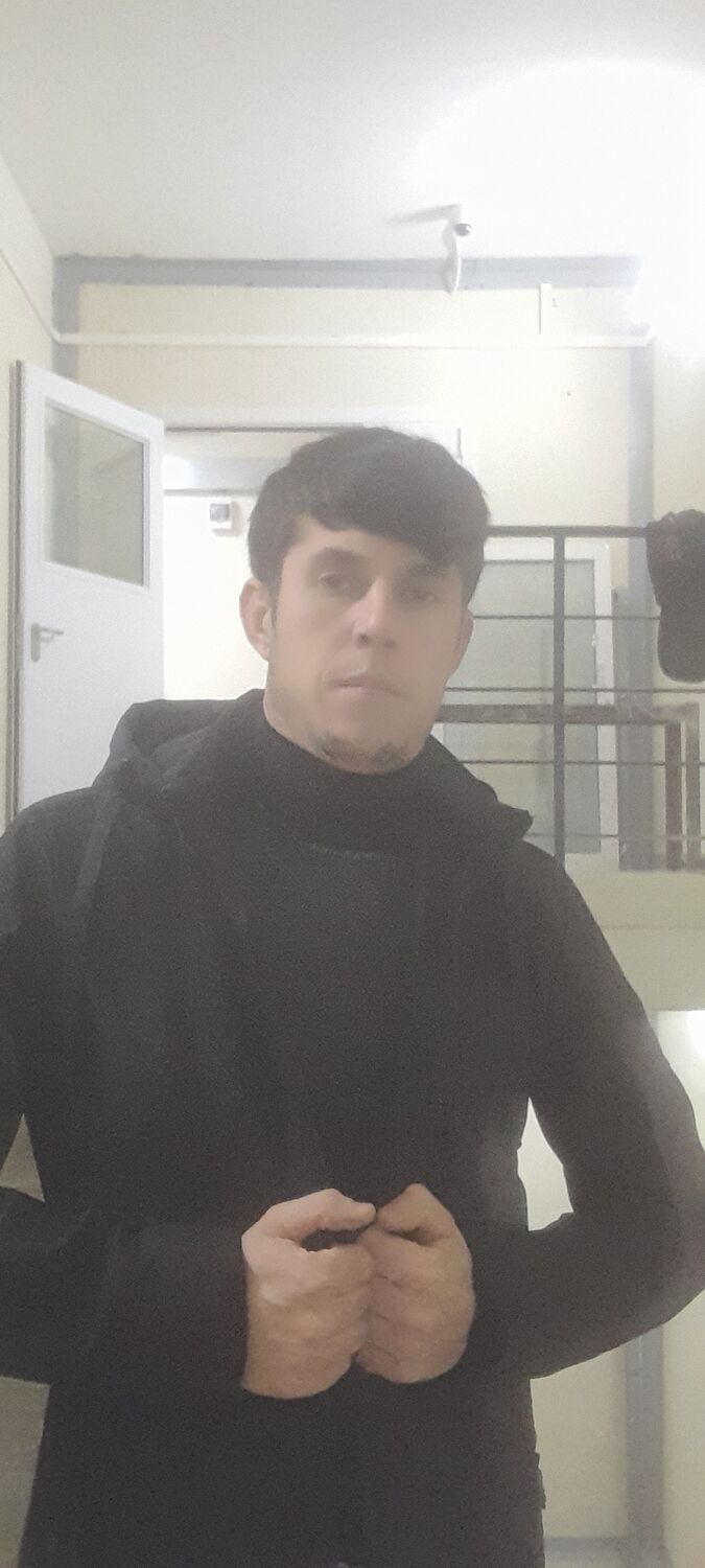  45923780  Loik, 29 ,    