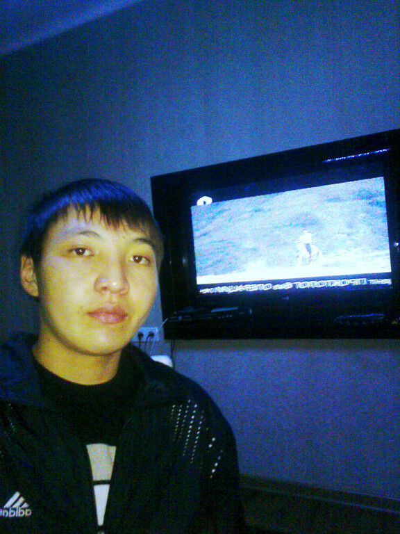  ,   Emil, 32 ,   ,   , c 