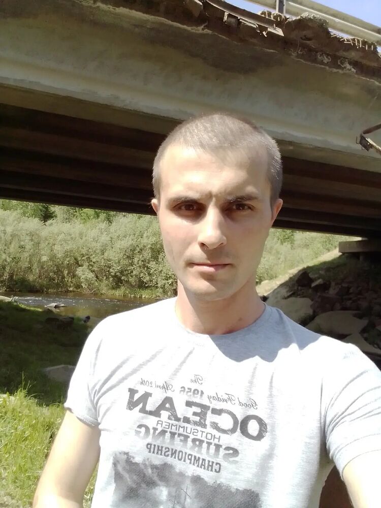  30025460  Aleksandr, 33 ,    