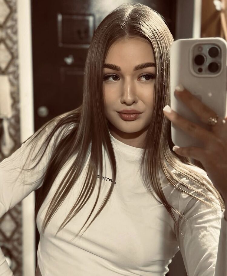  53529830  Alina, 23 ,    -