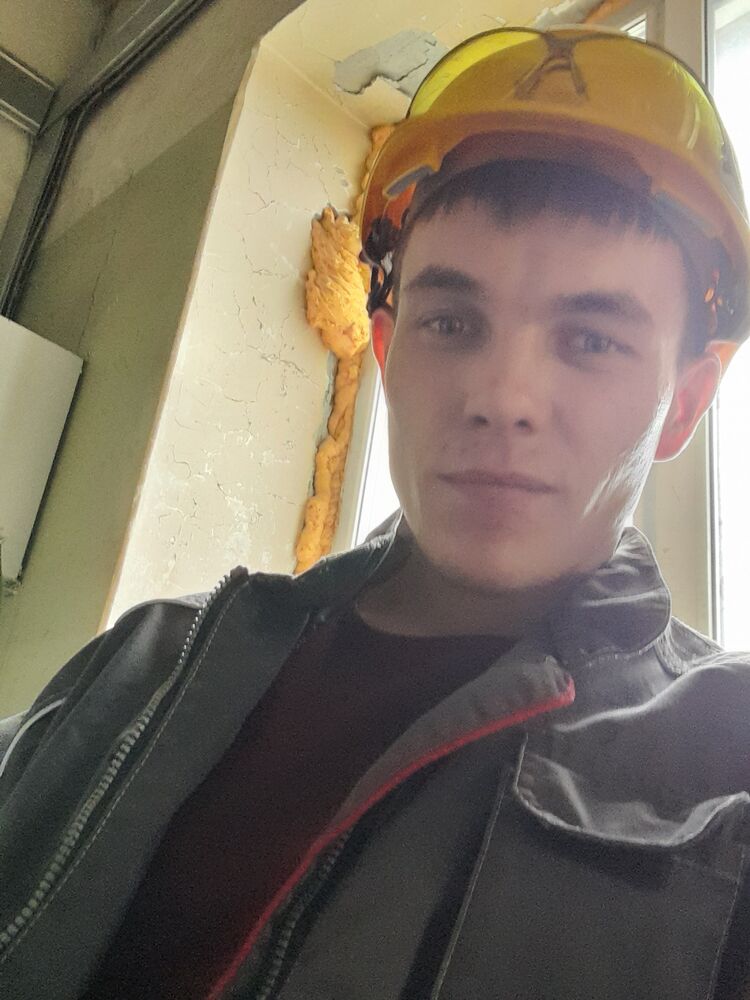  ,   Vladislav, 25 ,   ,   