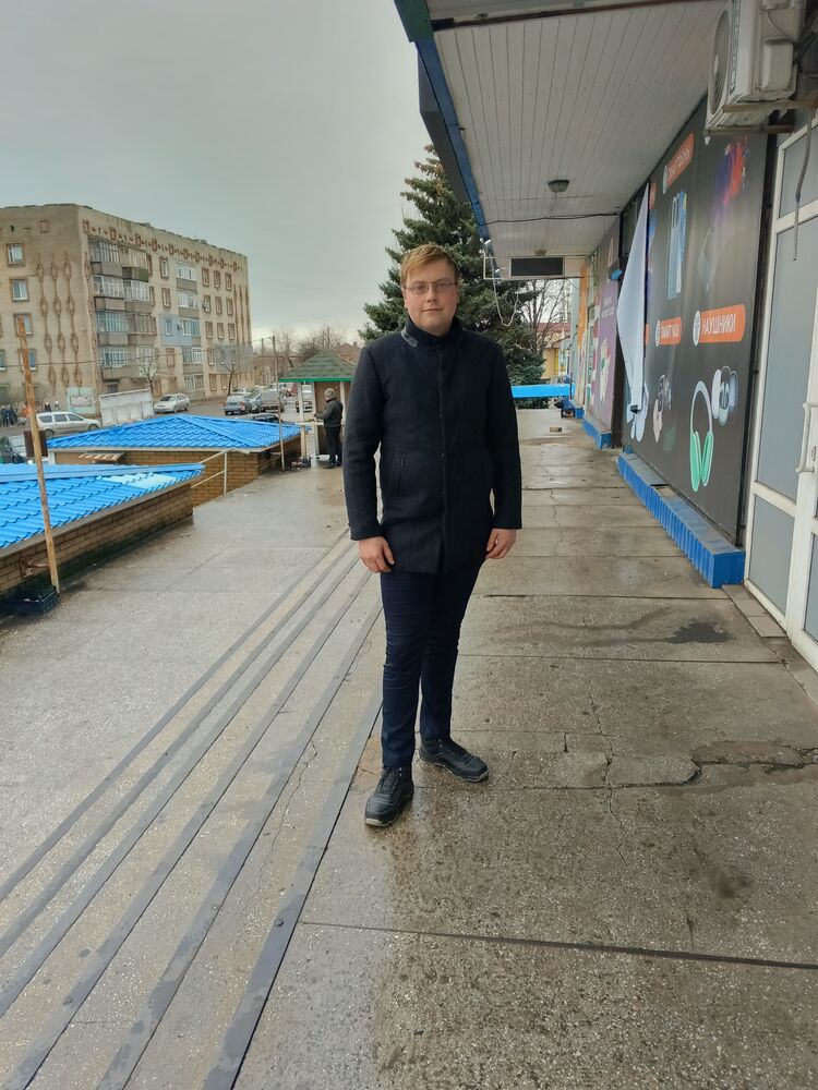  53206010  Nikolas, 26 ,    --